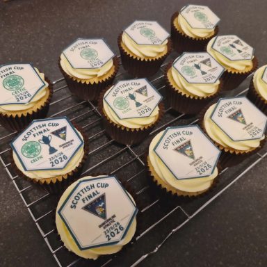 Icing paper cake toppers